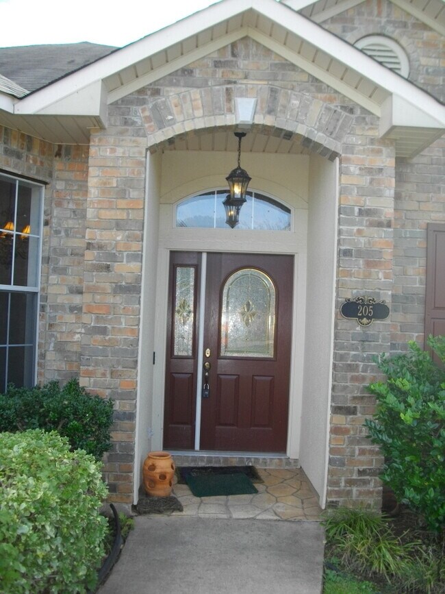 Building Photo - Kings Pointe Subdivision Just off E..Kings...