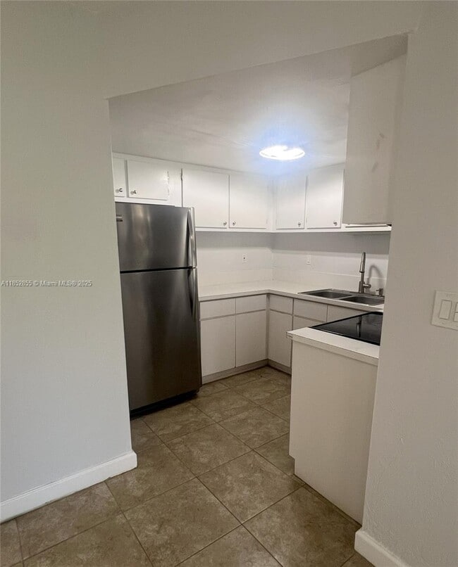 Primary Photo - 5780 SW 61st St