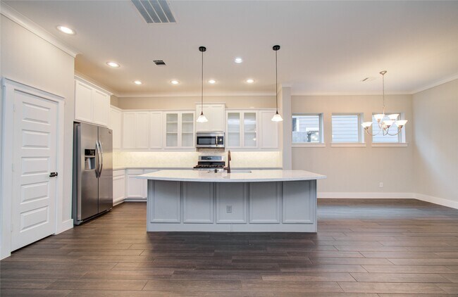 Building Photo - 18150 Moonlit River Dr