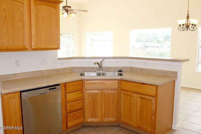 Building Photo - 6027 Becca Dr