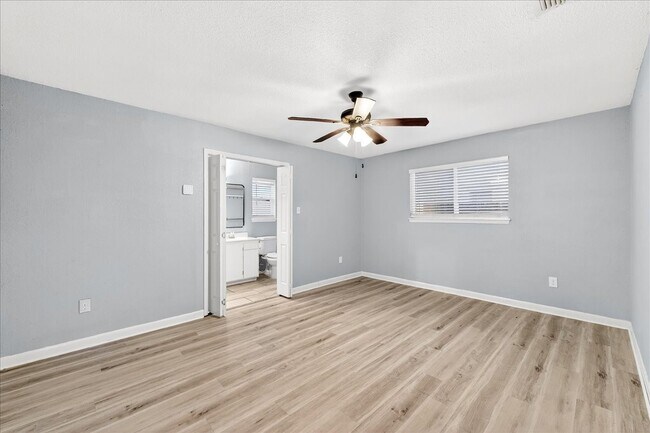 Building Photo - 1749 Dawn Breeze Dr