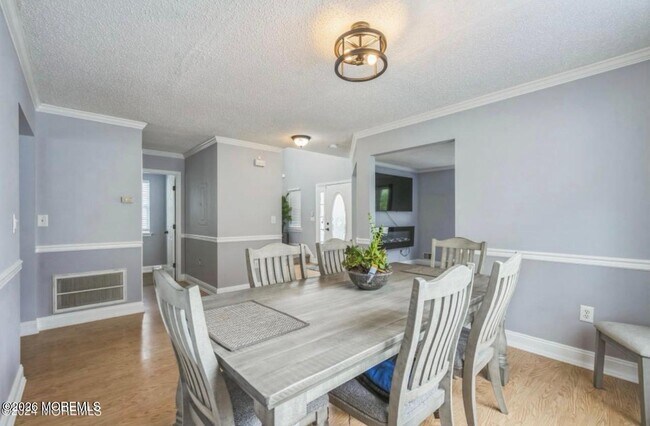 Building Photo - 146 Hamlet Ct