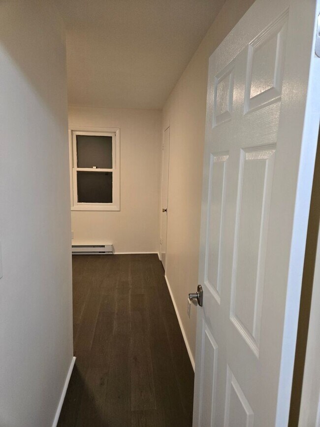 Building Photo - Charming 2BR Condo in Bethel