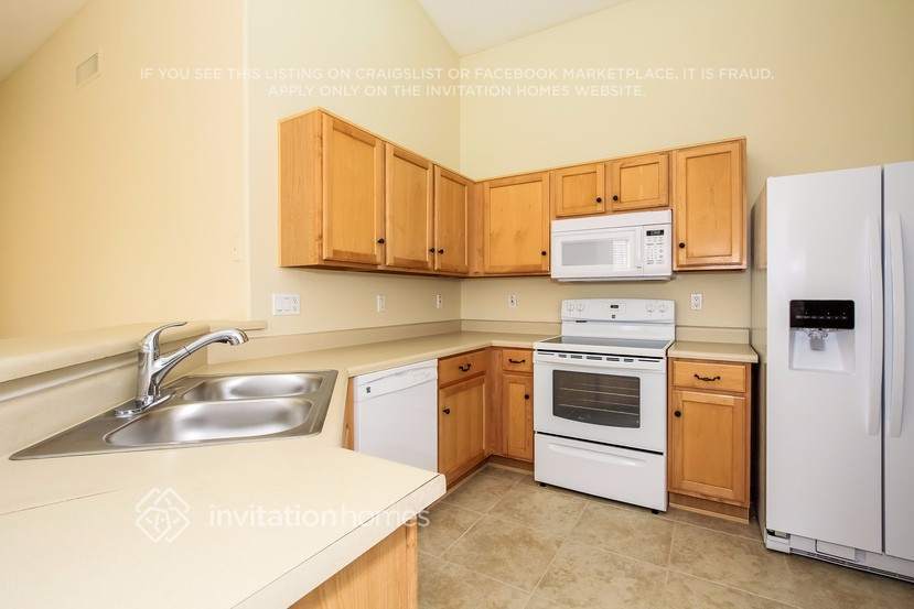 Building Photo - 16416 N 138th Ln
