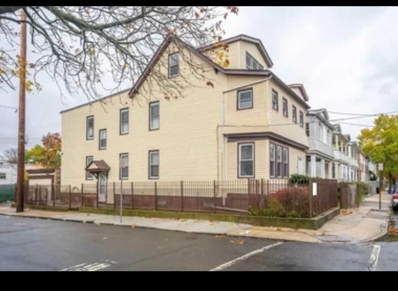 Home - 74 Smith St