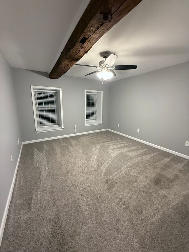 Building Photo - Beautifully Renovated 2 bedroom home with ...