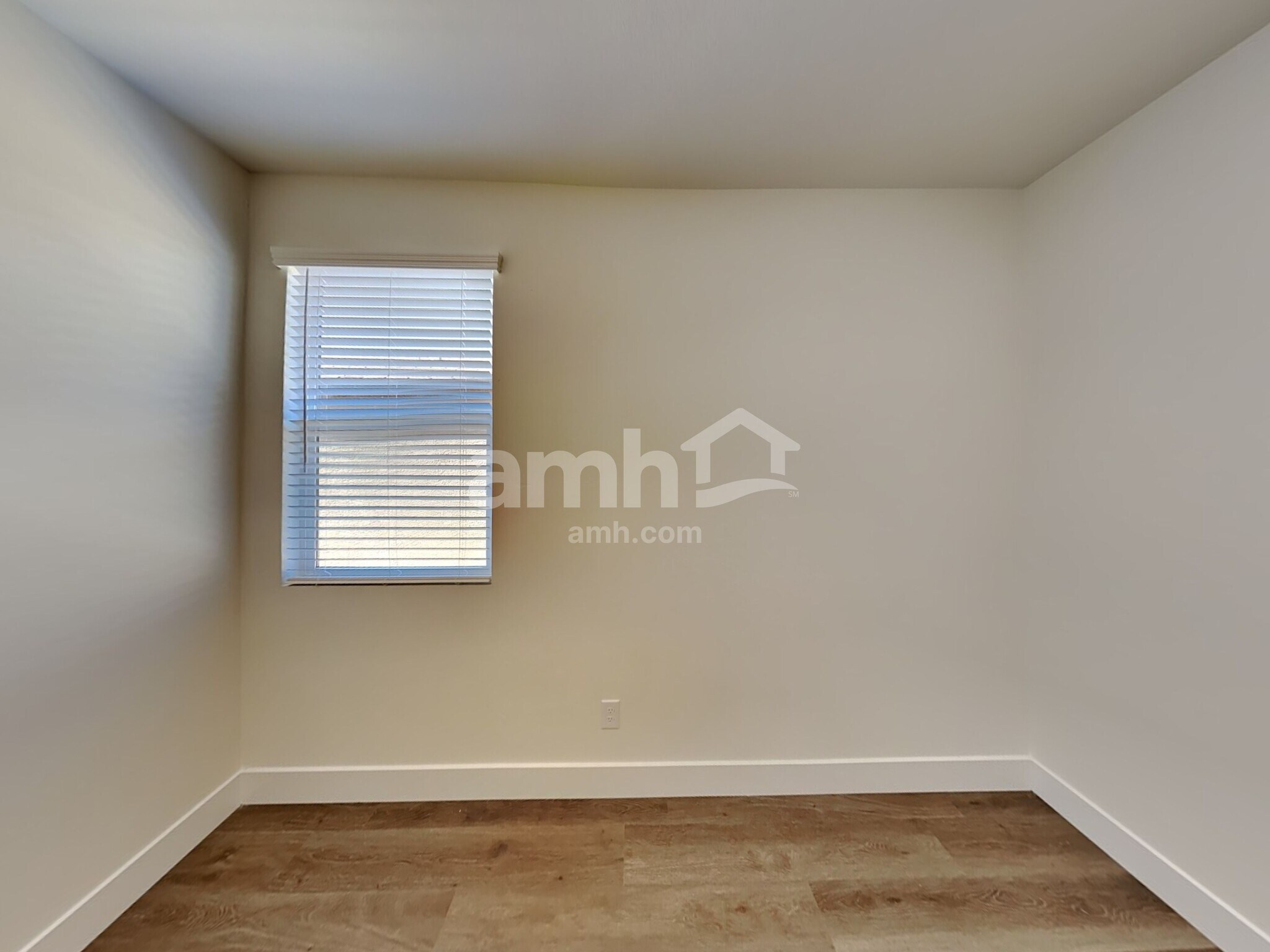 Building Photo - 513 Silverbell Fls Pl