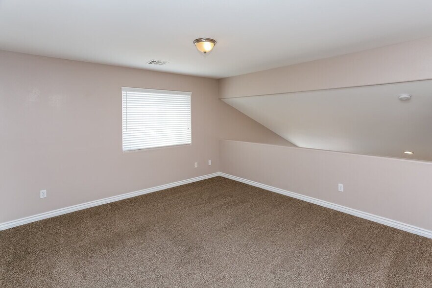 Building Photo - 6632 N Jade Jaguar St