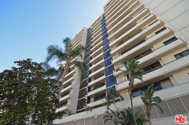 Building Photo - 10660 Wilshire Blvd