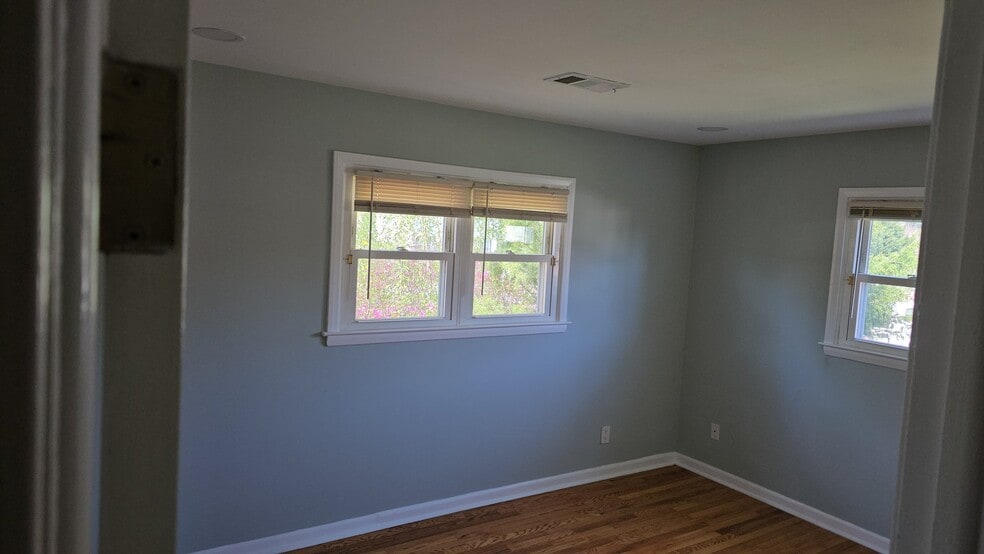 Building Photo - 2505 McKenzie Rd