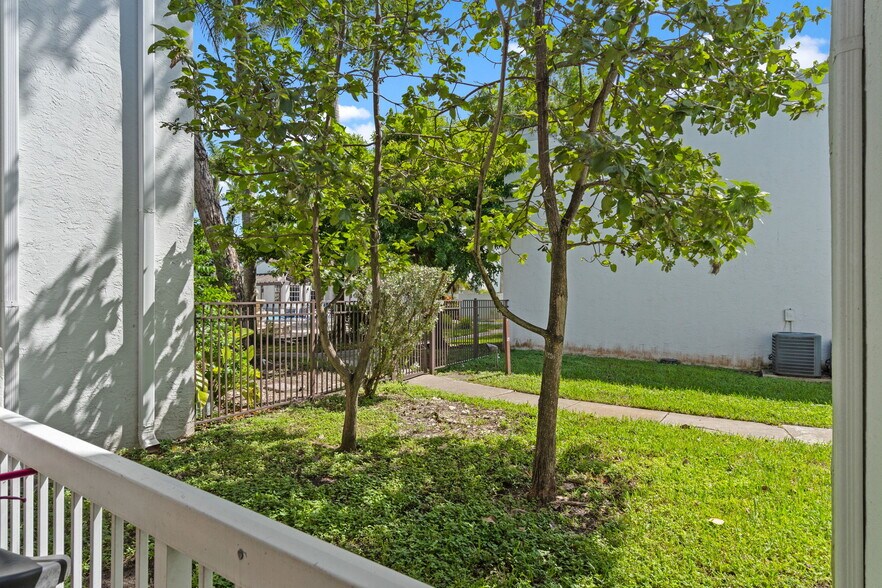 Building Photo - 9766 NW 47th Ter