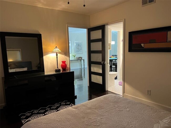 Building Photo - 1950 N Andrews Ave