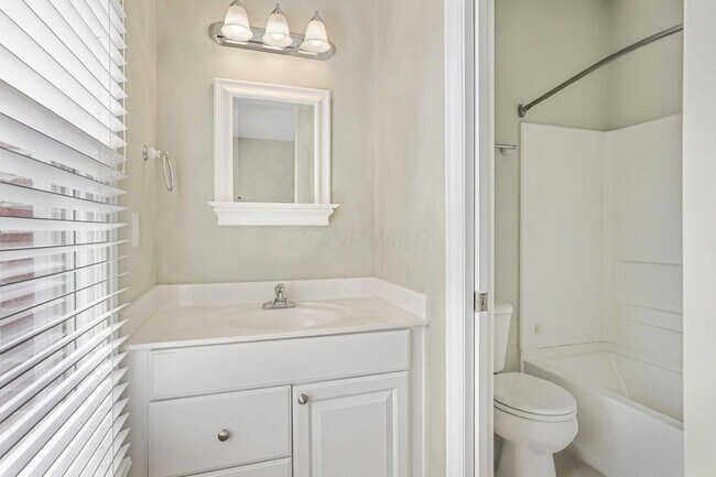 Building Photo - 319 W 2nd Ave