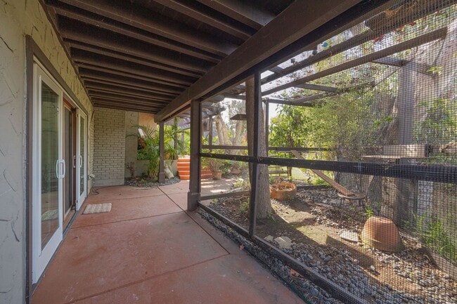 Building Photo - Rarely available gem now available in Bankers Hill - 1bed/1bath!