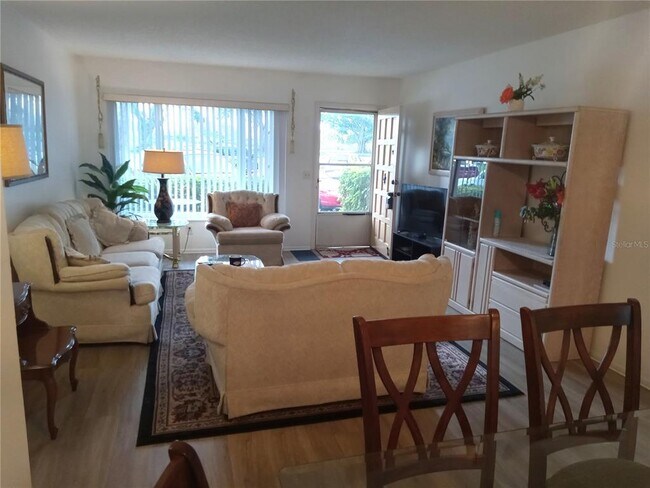 Building Photo - 2467 Finlandia Ln