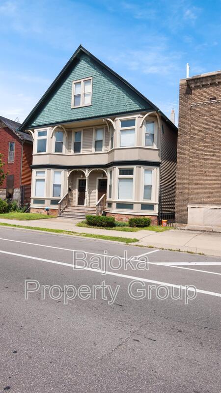Building Photo - 1510 Trumbull St