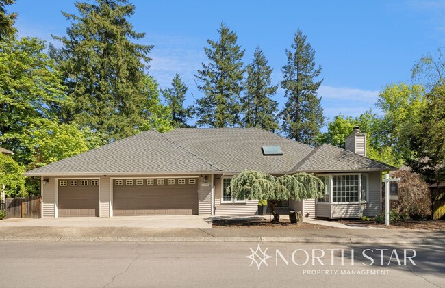 Building Photo - Stunning Lake Oswego Home with Space for E...