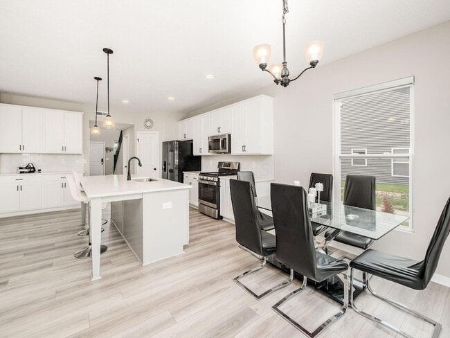 Building Photo - 7233 Celebration Dr