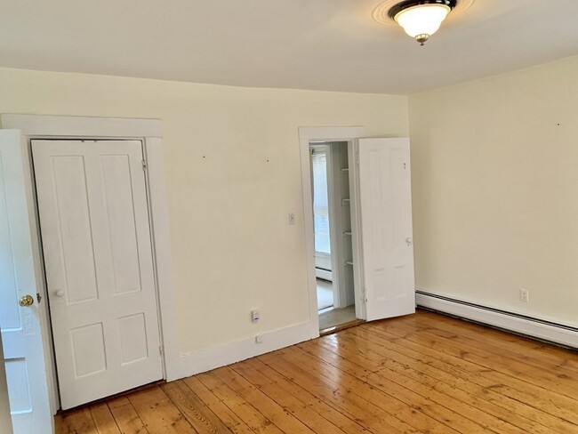 Building Photo - 10 Appian Way