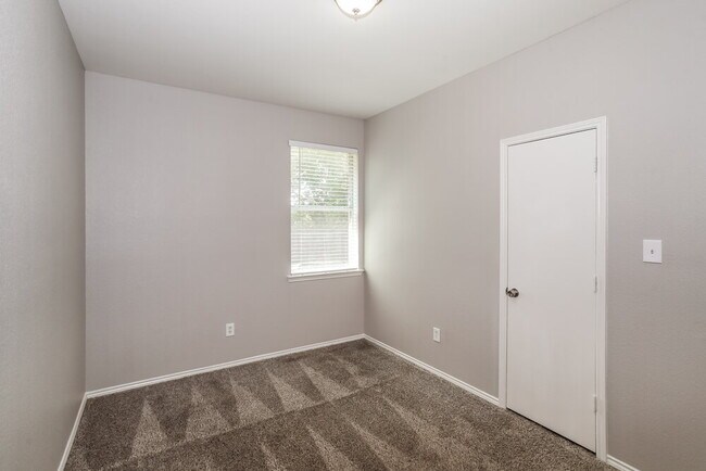 Building Photo - 13332 Dove Ranch Rd