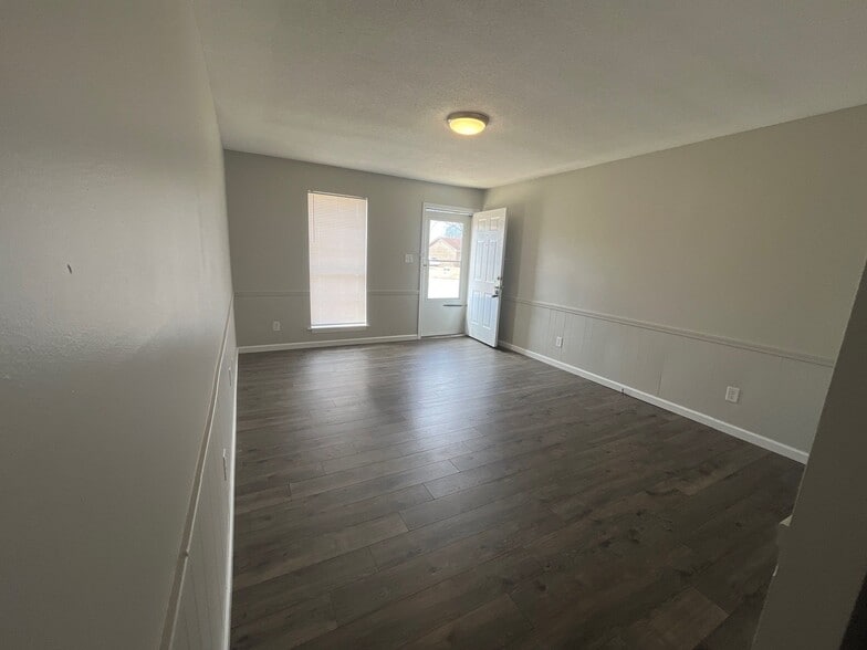 Building Photo - 22 Foxboro Cv