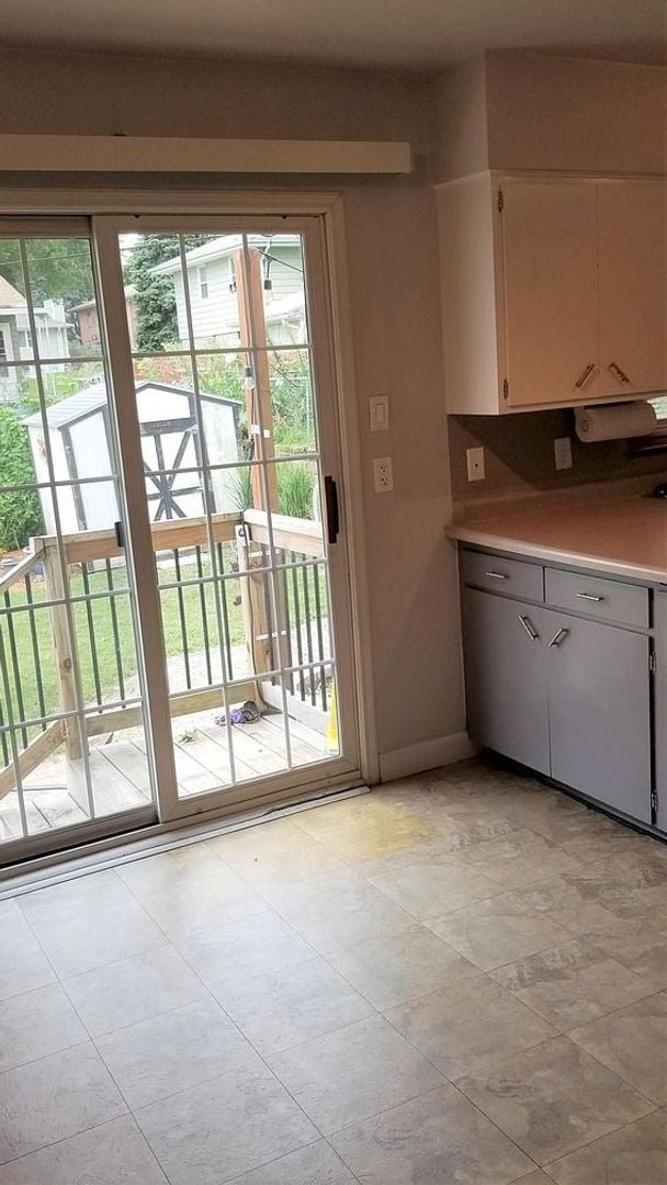 Building Photo - New Listing - Now Available!!