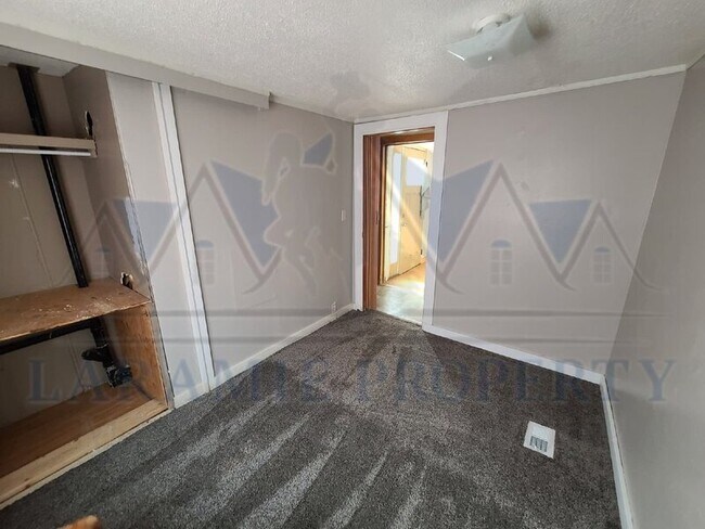 Building Photo - 105 E Jackalope Ct