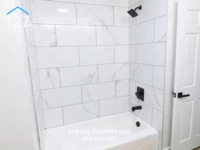 Building Photo - Beautifully Renovated 3 Bedroom Home in Pr...
