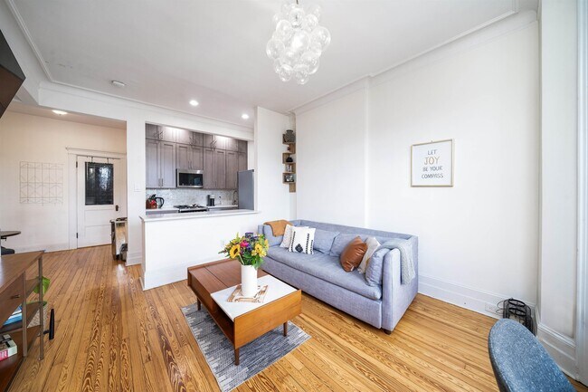 Building Photo - 27 Thorne St