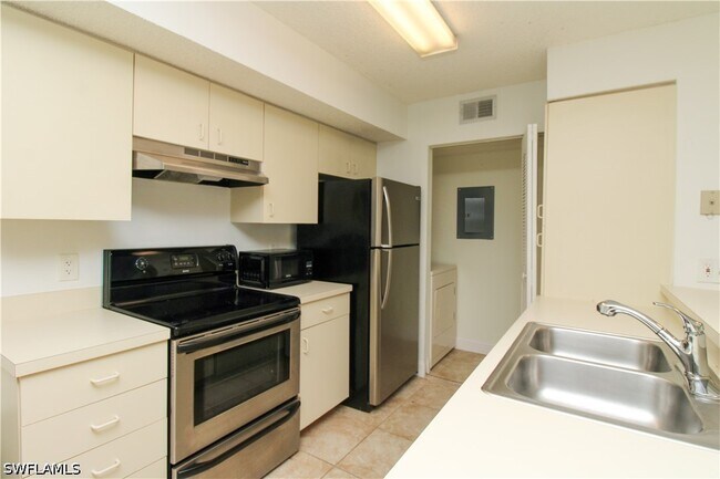 Building Photo - 2118 Arbour Walk Cir