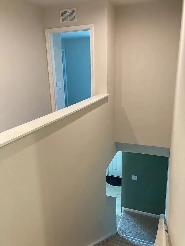 Building Photo - "Spacious 4-Bedroom Retreat with 2.5 Baths in Charming Powdersville!"