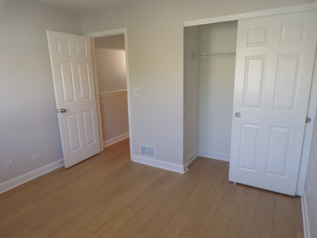 Building Photo - 3364 Blue Ridge Dr