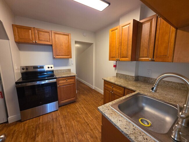 Building Photo - 202 Luella Ct
