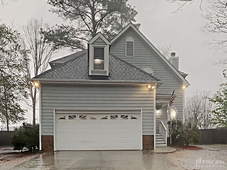 Building Photo - 415 Westminster Dr