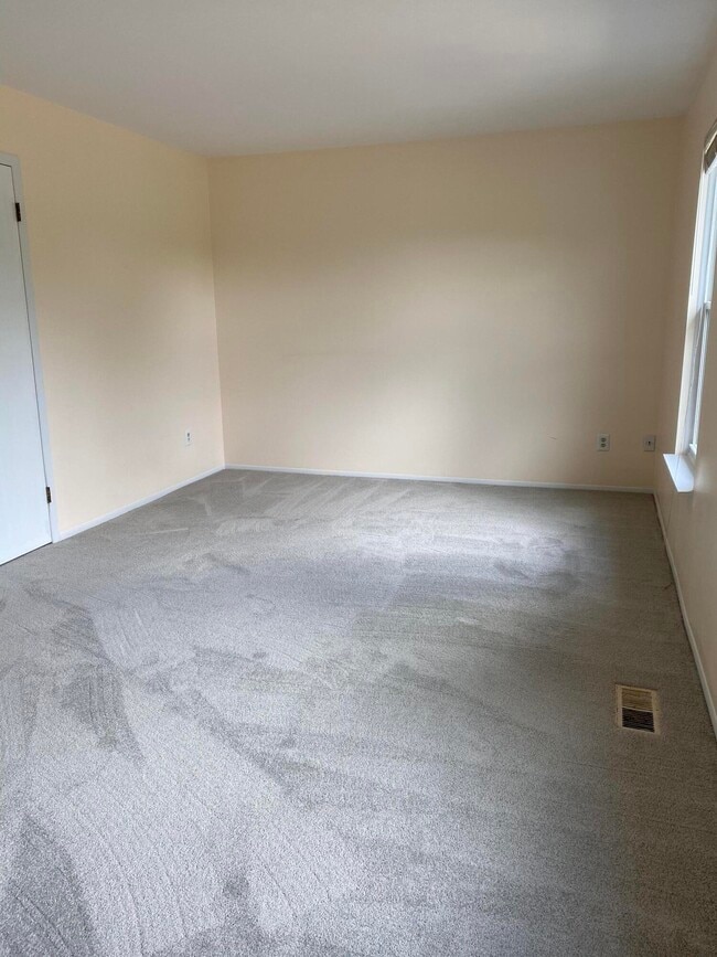 Building Photo - 3112 Bolgos Cir