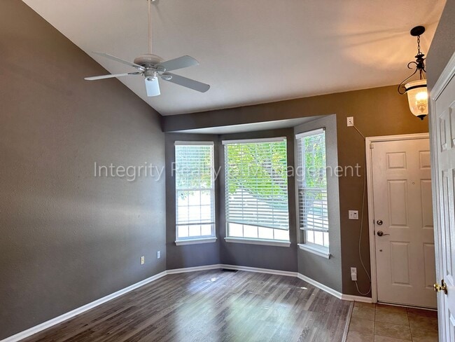 Building Photo - 1041 W Laurenwood Ln