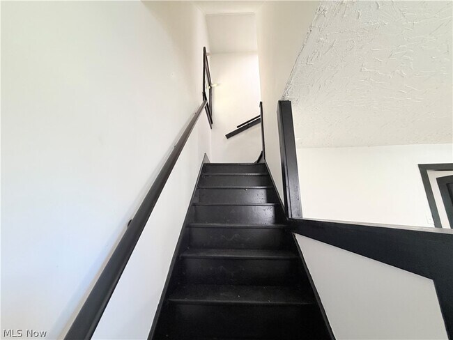 Building Photo - 2176 Stone St