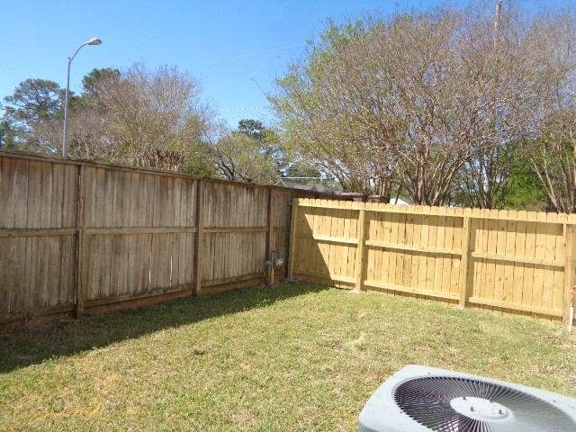 Building Photo - 8059 Villa De Norte St