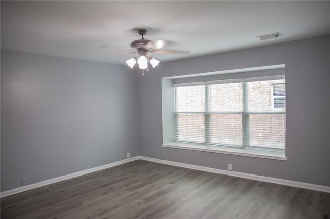 Building Photo - 2843 Sandberry Dr