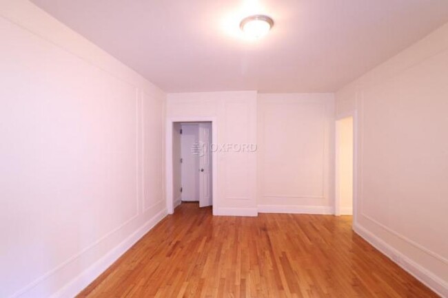 Building Photo - 1 bedroom in Queens NY 11354