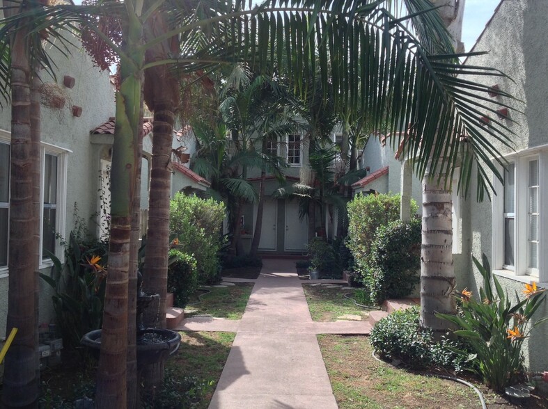 Primary Photo - 5212 Fountain Ave
