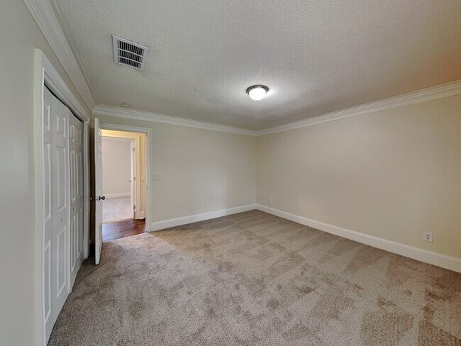 Building Photo - 3101 Park Creek Ct