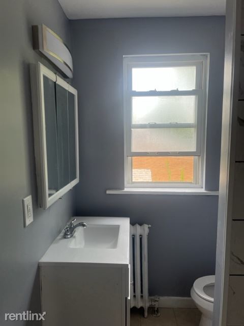 Building Photo - 3 br, 1.5 bath House - 903 Adelaide Street