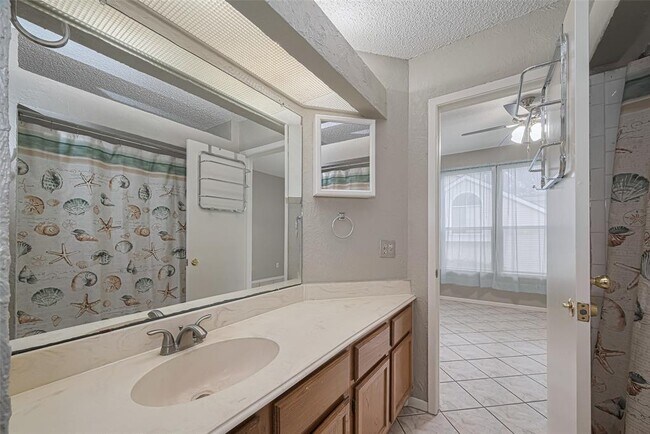 Building Photo - 3315 Golden Trails Dr