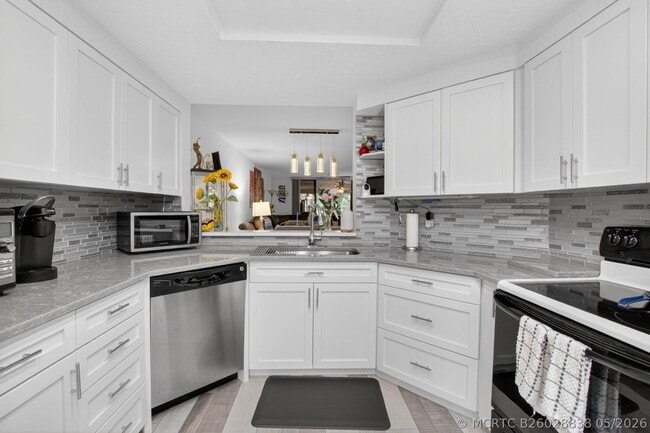 Building Photo - 7254 Clunie Pl