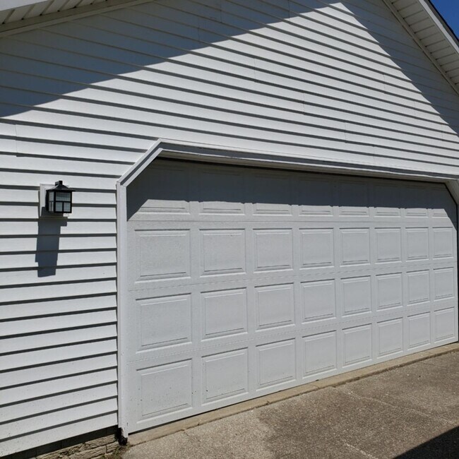 Building Photo - 3BDRM HOUSE FOR RENT