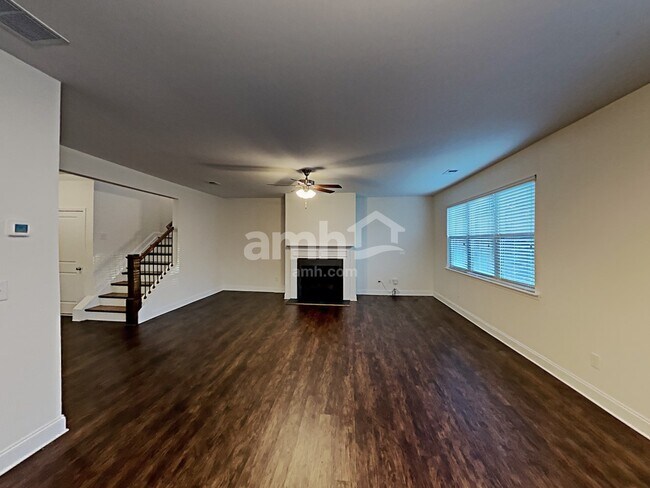 Building Photo - 2133 Leafmore Ct SE