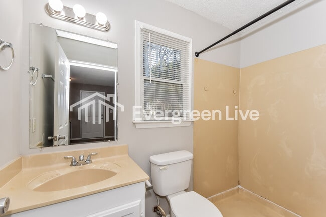 Building Photo - 5 Larkin Ct