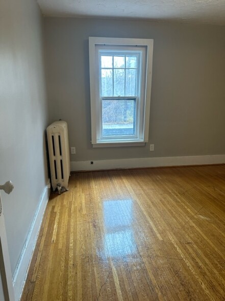 Building Photo - 37 Vick Park B