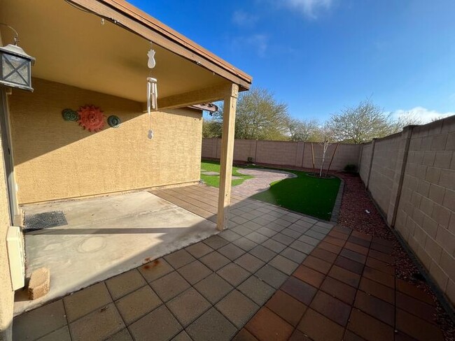 Building Photo - COMING SOON! Gorgeous 3 Bed 2 Bath in Buck...